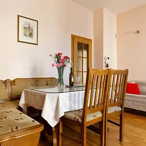 Ana Apartment Split