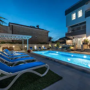  Apartment Luxury Polo