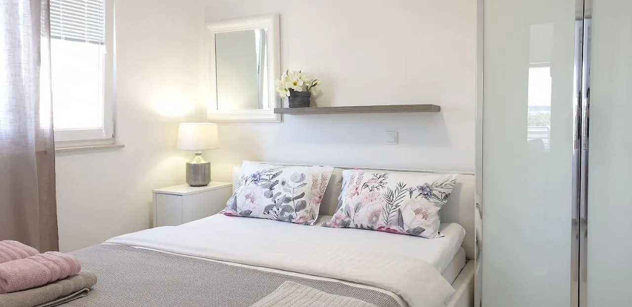 Apartment Seahouse By Jelena